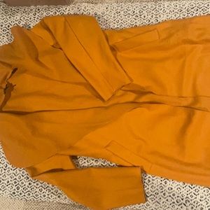 ✨Orange/mustard color jacket✨